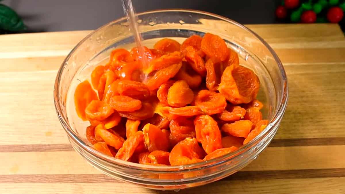تصویر 1 از آلو بخارا حسنی میوه ای با ویژگی های متمایز